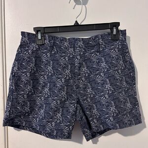 Goodthreads Woman’s Short Navy Floral Print, Size 30